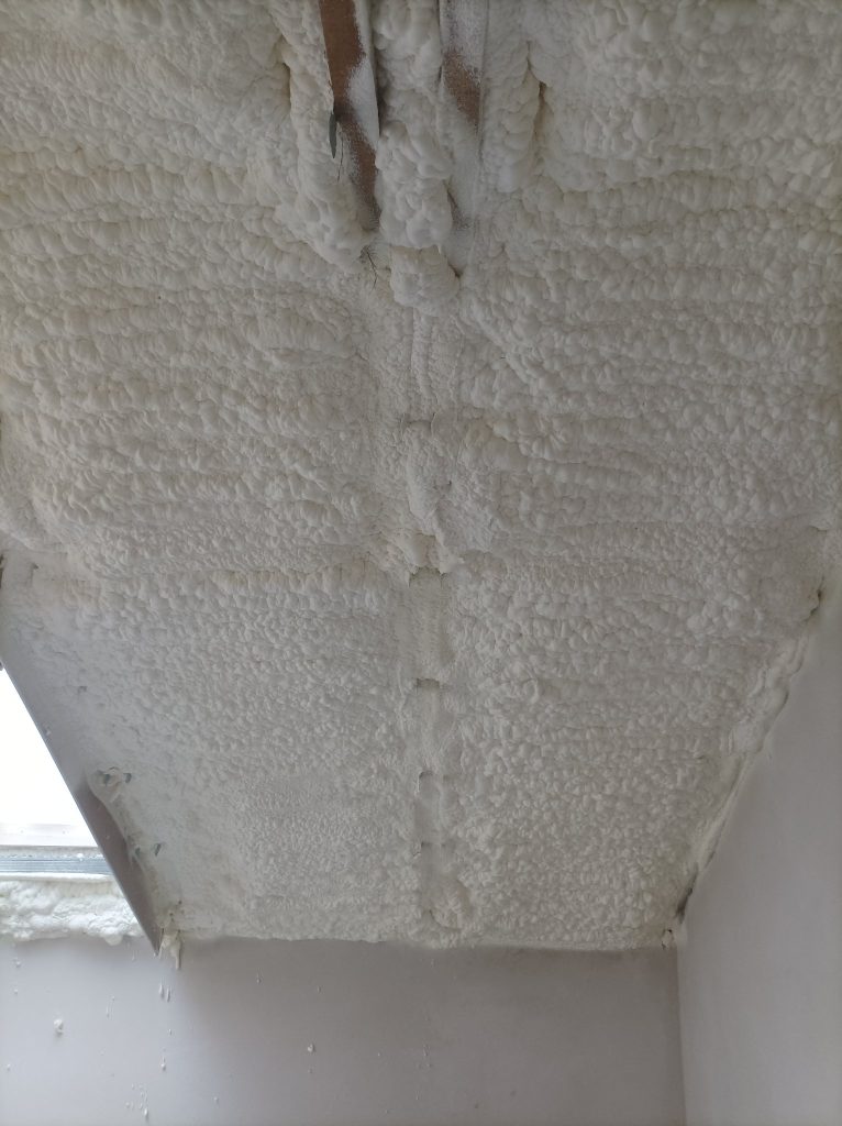 Ocieplanie poddaszy pianą PUR