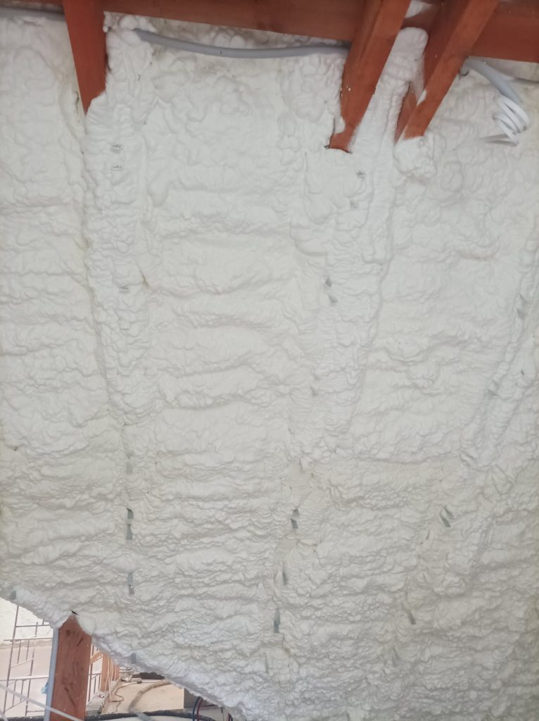 Kompleksowe ocieplenie poddasza w Warszawie​